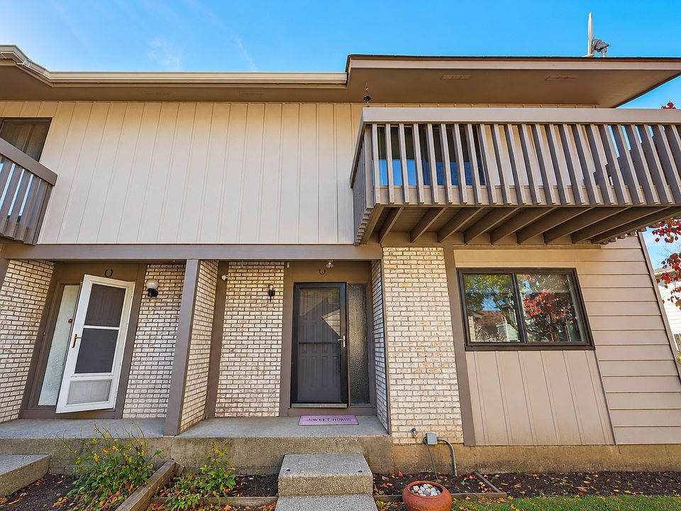 1st image of 826 Hughes Pl