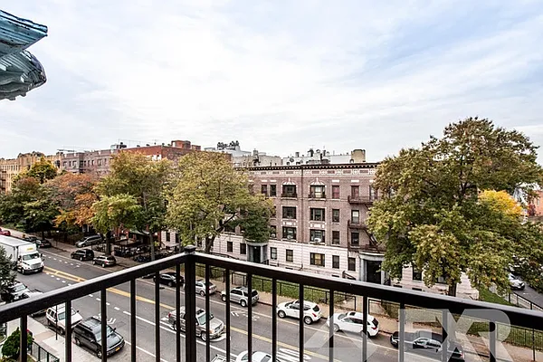 Rented by EXR | media 6