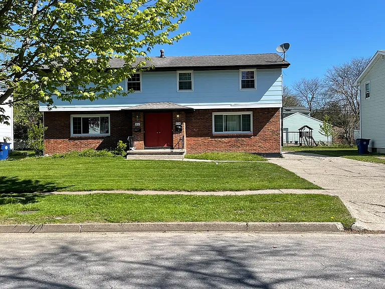212 Sunshine Dr #L — Photo 2