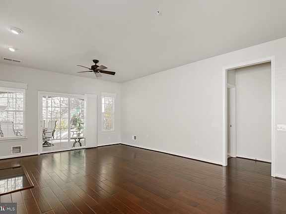 5th image of 243 Long Point Dr