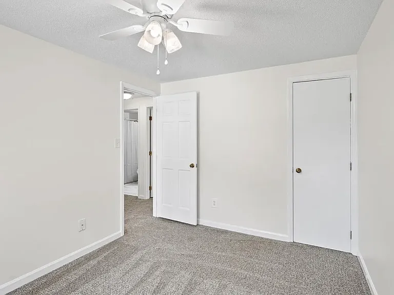 114 Hilary Pl — Photo 6
