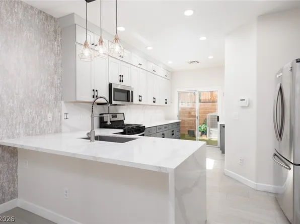 4046 Sparrow Rock St, Las Vegas, NV 89129
