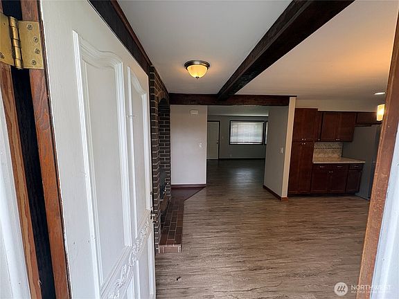 2nd image of 1828 Gossard Street