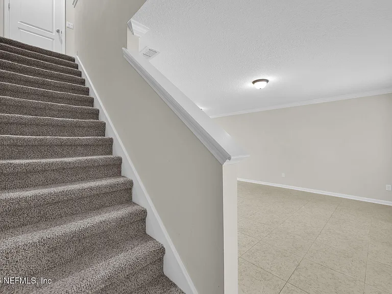 452 Walnut Dr — Photo 17