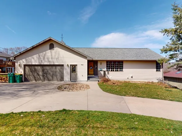 706 4th St NW, Nora Springs, IA 50458