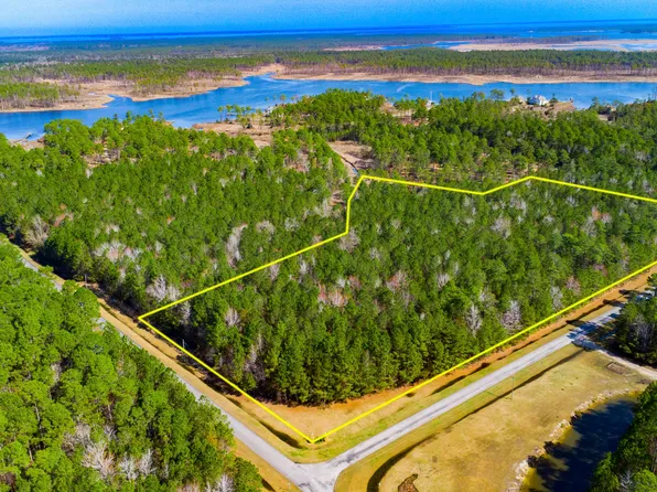 15 Paradox Point Dr #15, Aurora, NC 27806