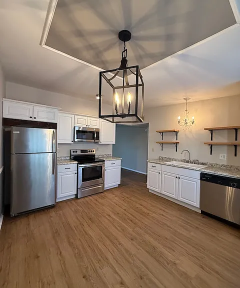2114 N Catalina Ave #2114 — Photo 2