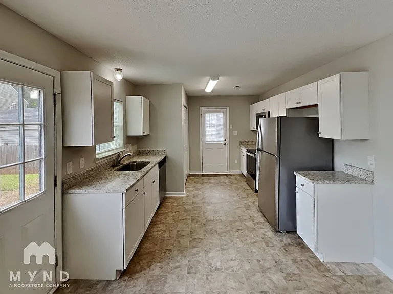 1219 Hunter Forest Ct — Photo 5