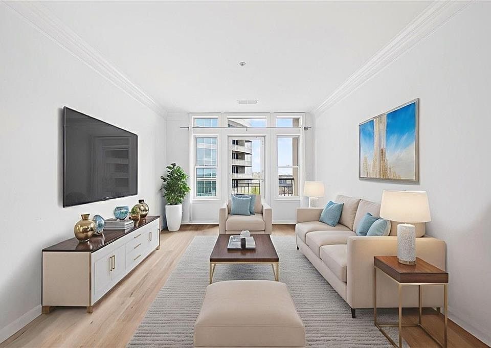 1st image of 3334 Peachtree Rd NE APT 905