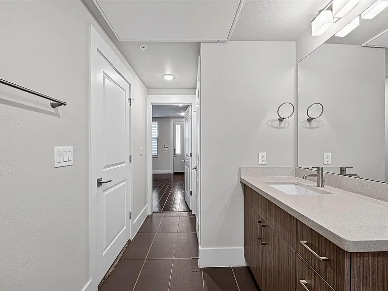 2401 Crawford St #B209 — Photo 34