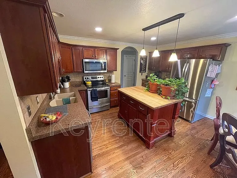 1716 Somersby Ln — Photo 9