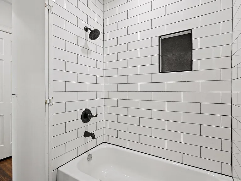 82 Vaughn Dr — Photo 18