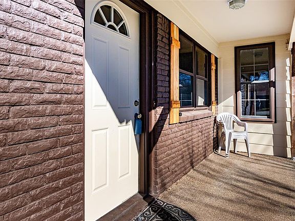 2nd image of 4002 Dixon Cir
