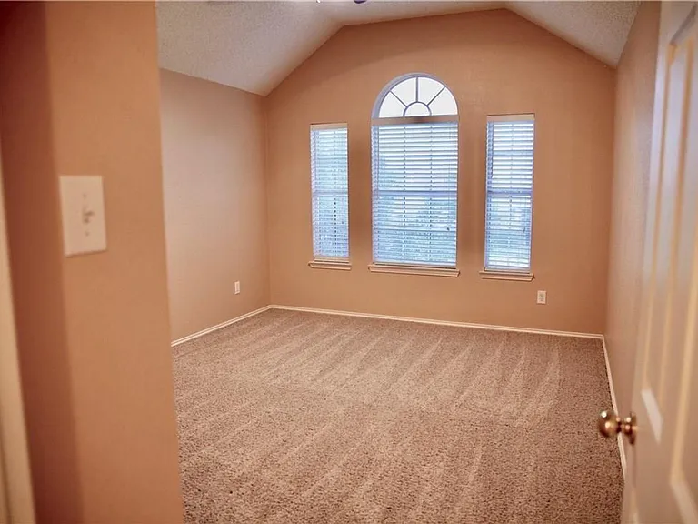 1427 Autumnmist Dr — Photo 14