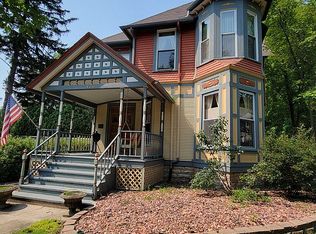 426 E Main St, Morris, IL 60450