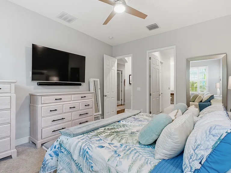 624 Winterside Dr — Photo 2