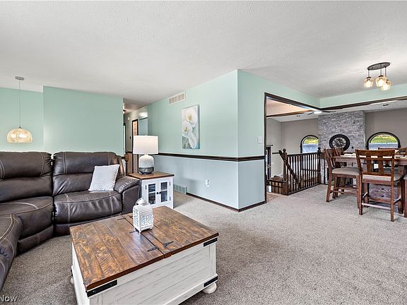 4th image of 8304 Fenway Dr