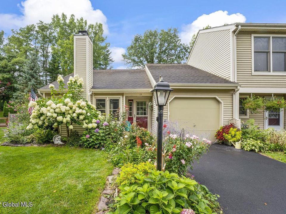 1st image of 15 Cromwell Dr