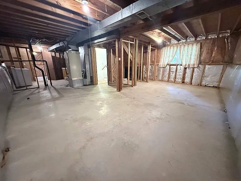 massive unfinished basement. Picture a home gym, hobby space or office!