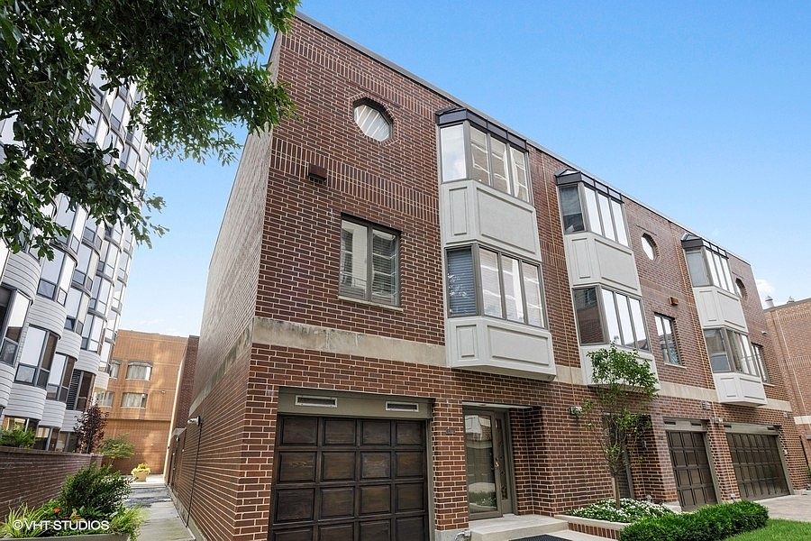 1st image of 1740 N Clark St APT 1728