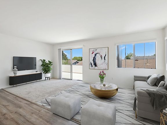 3rd image of 375 Woodland Pl #C