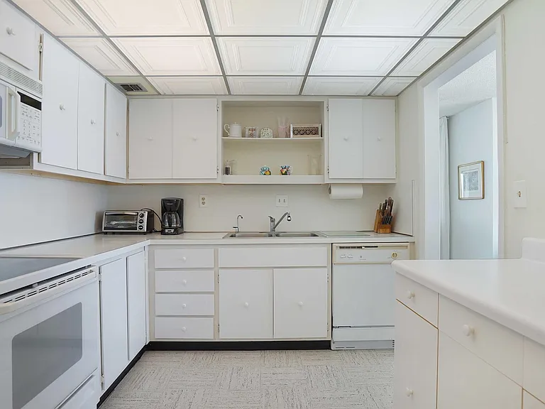 3550 Galt Ocean Dr #1106 — Photo 26