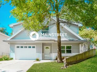 1918 W 7th St, Leavenworth, KS 66048