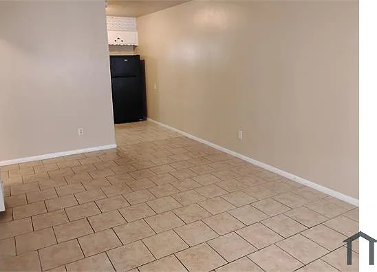 3204 N Macarthur Blvd #4 — Photo 1