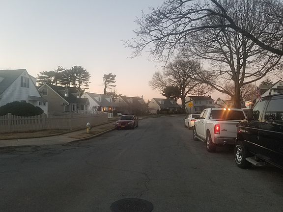 Exterior Neighborhood (street photo)
