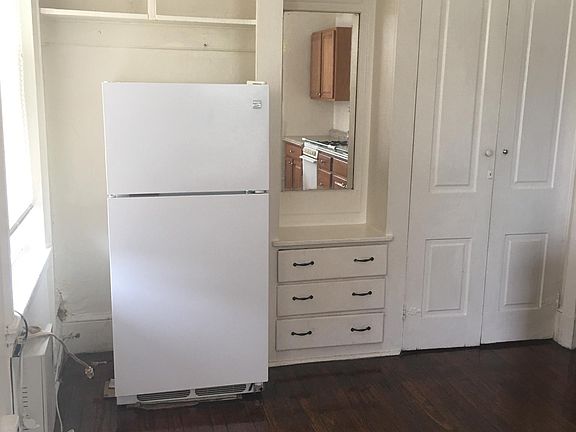 Kitchen - pantry storage