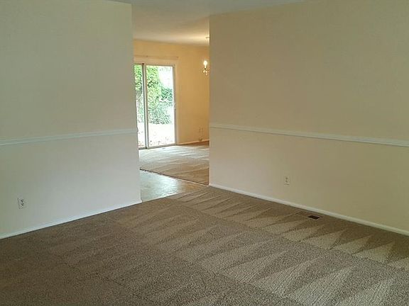 4th image of 4026 Steinmetz Dr