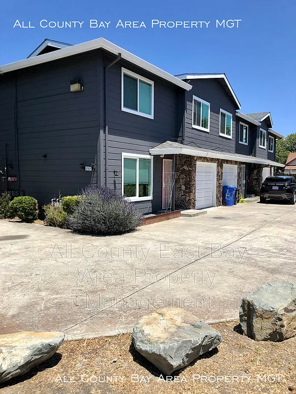 2 bed, 1008 sqft, $2,745 — Photo 1