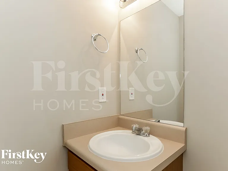 88 Ravenwood Ln — Photo 17