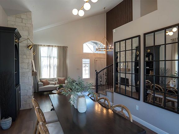 5th image of 2731 S 40th Way