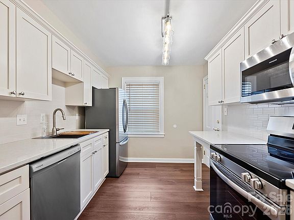 2nd image of 107 S Laurel Ave APT 101-A
