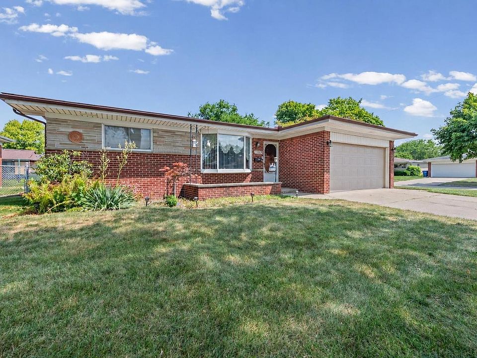 1st image of 11963 Farnum Ave