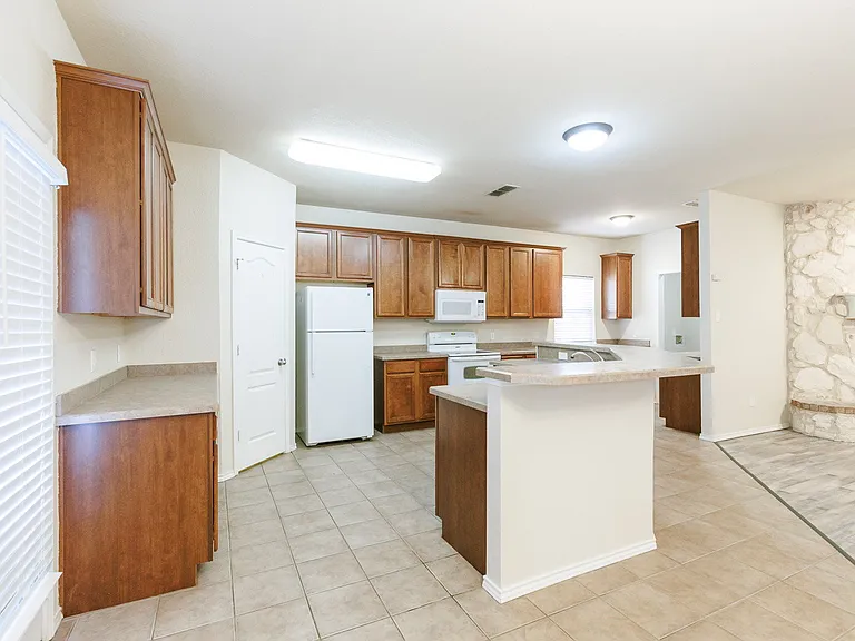 2616 111th St — Photo 8