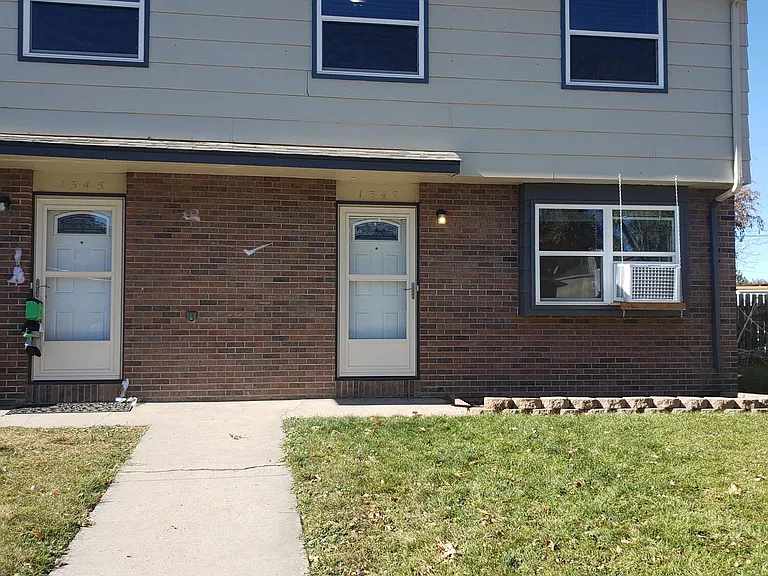 1345 Emery St — Photo 1