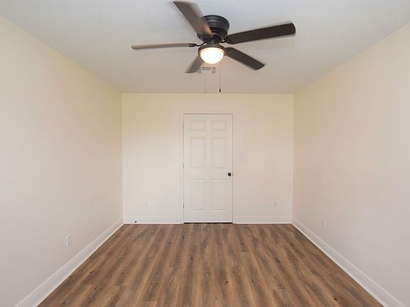 4th image of 3832 Janet Ln
