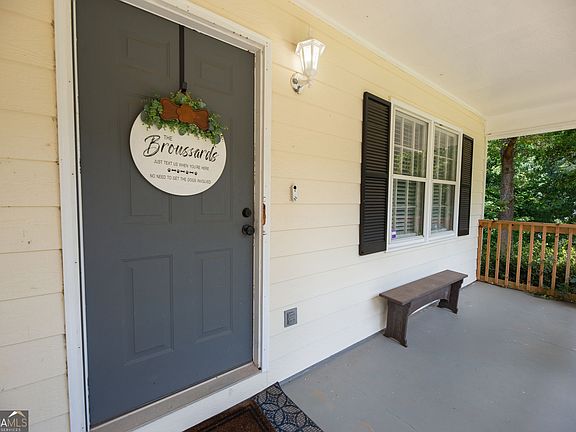 5th image of 60 Carriage Gate Dr