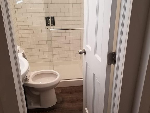 5th image of 76 Oak Ave