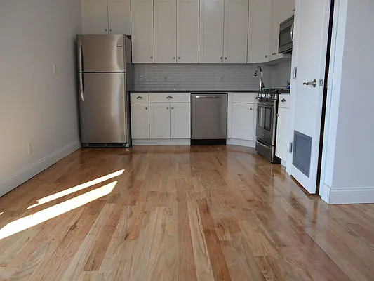 Rented by NY Space Finders Inc. | media 35