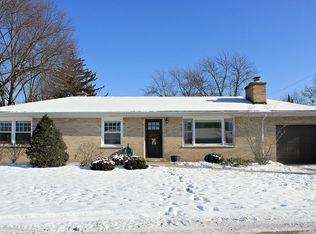 402 Division St, Geneva, IL 60134