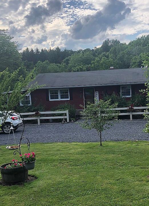 1st image of 133 Lumber Ln