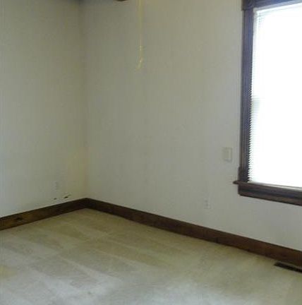 4th image of 315 E Cherry St