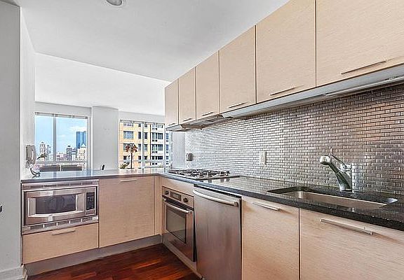 5th image of 350 W 42nd St APT 33D