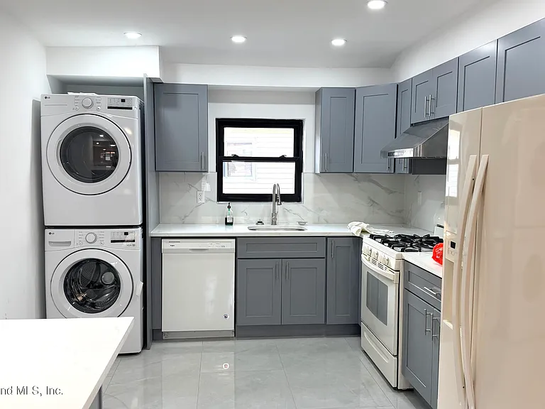 216 Monahan Ave #2 — Photo 8