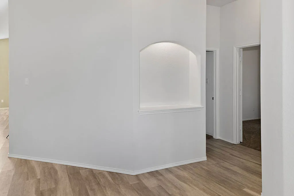 3 bed, 1868 sqft, $2,100 — Photo 4