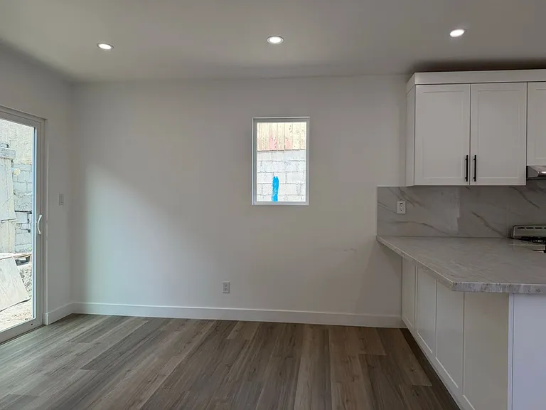 8016 Helm St — Photo 4