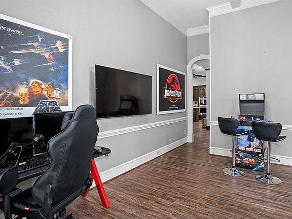 5th image of 210 Fawn Hollow Dr